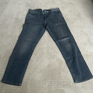 Men’s Banana Republic Traveler Jeans - 33x30 - Slim Fit